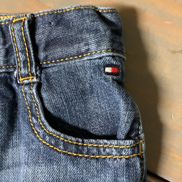 Infant girl size 18 month Tommy Hilfiger Jean skirt. - Picture 2 of 7